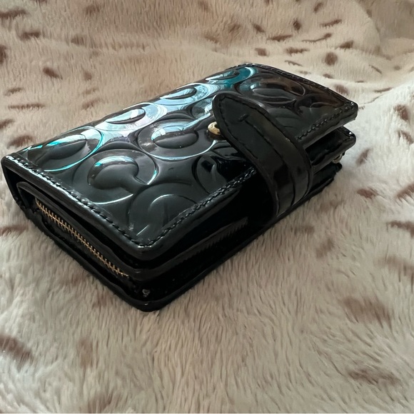 Small black patent leather coach wallet with snap and zipper closure. - Picture 3 of 7